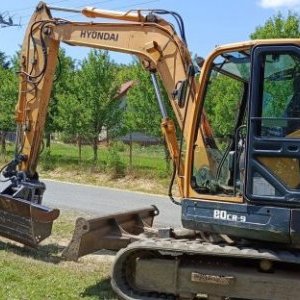 foto 8t koparka guma Hyundai Robex 80